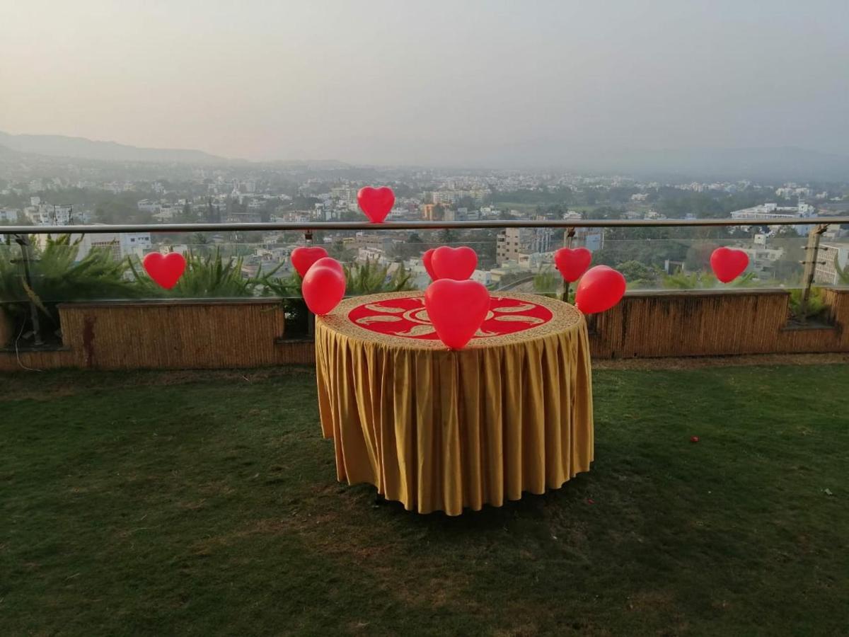 Maharaja Regency Hotel Satara Exterior photo