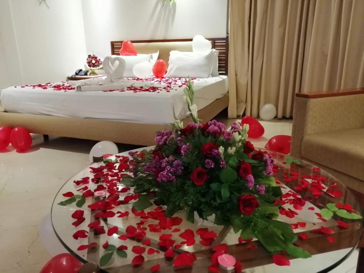 Maharaja Regency Hotel Satara Exterior photo